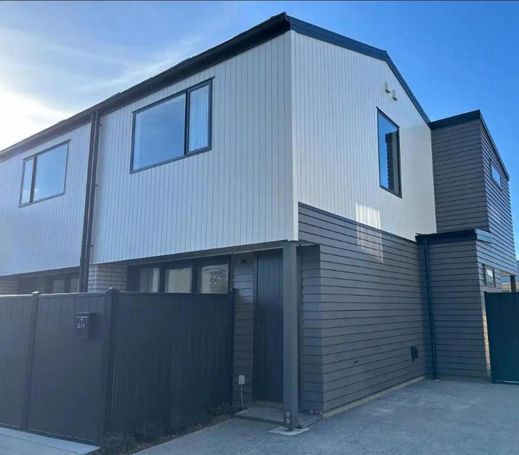 Central Modern 3-Bedroom,3- Bathroom House With Patio And Carpark- Lower Hutt City Centre Exterior photo