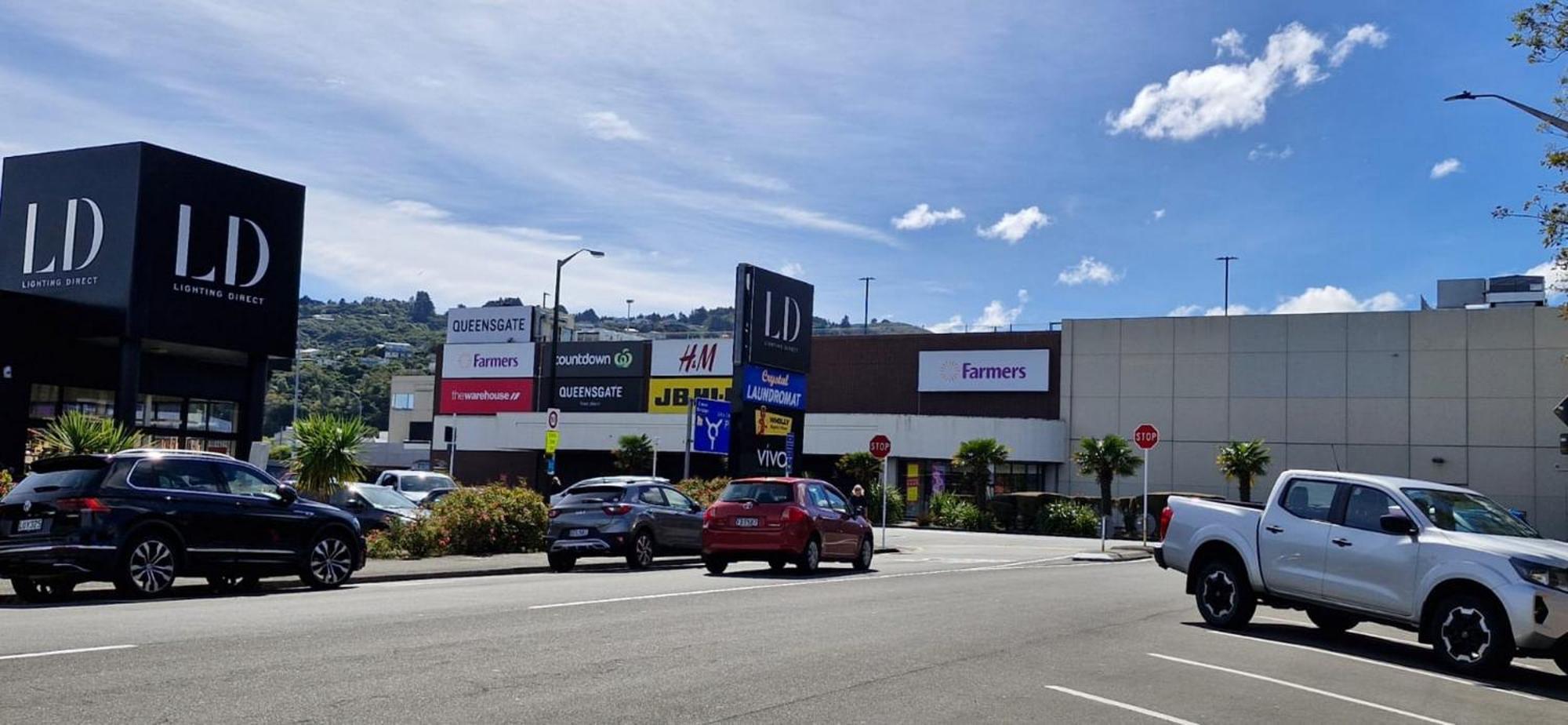 Central Modern 3-Bedroom,3- Bathroom House With Patio And Carpark- Lower Hutt City Centre Exterior photo