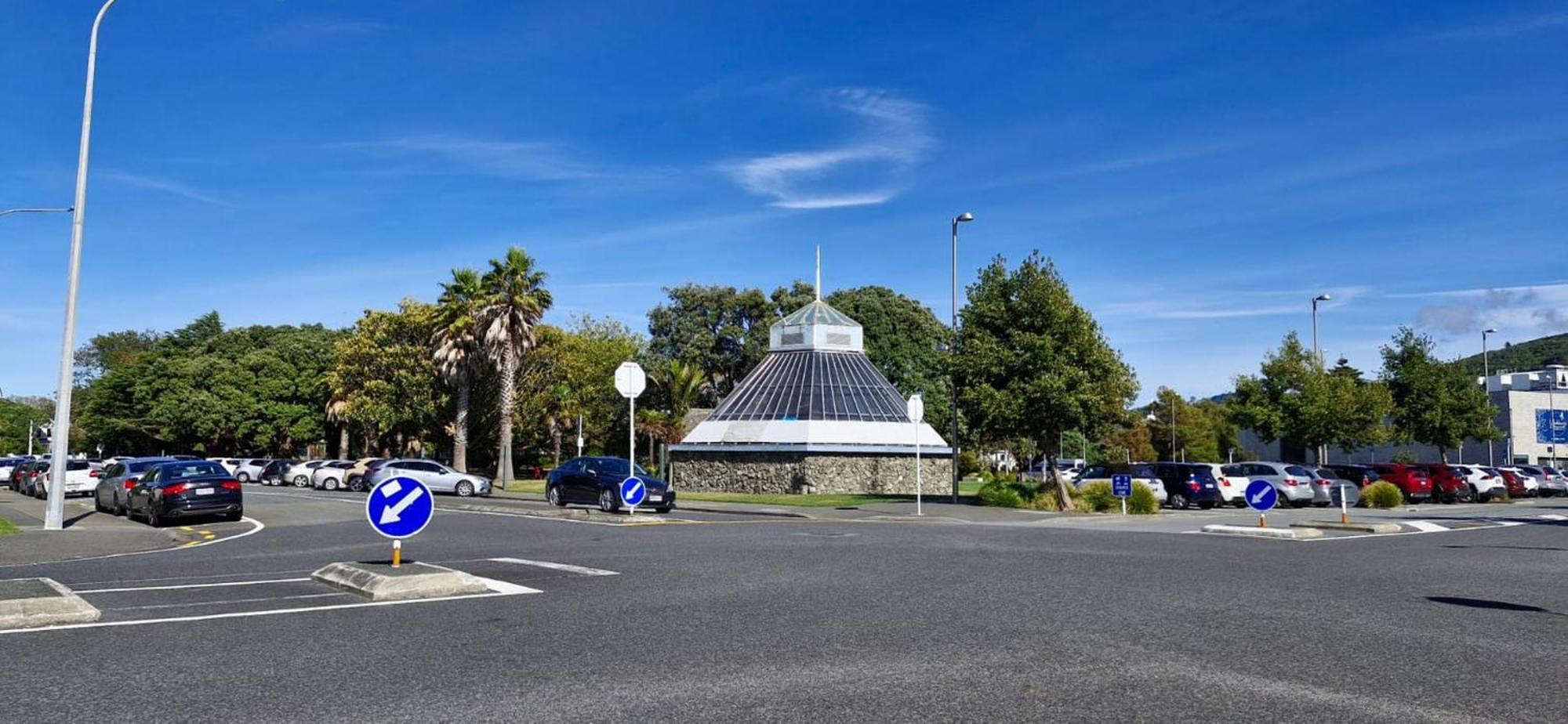 Central Modern 3-Bedroom,3- Bathroom House With Patio And Carpark- Lower Hutt City Centre Exterior photo